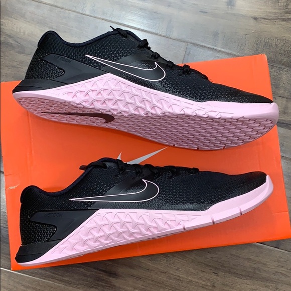 nike metcon 4 black pink